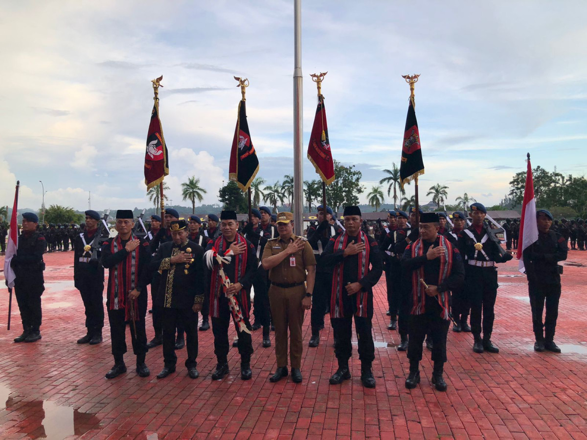 Pjs Bupati Kukar, Bambang Arwanto, Kirab Brimob halaman Kantor Bupati Kukar (Aspirasi Kaltim)